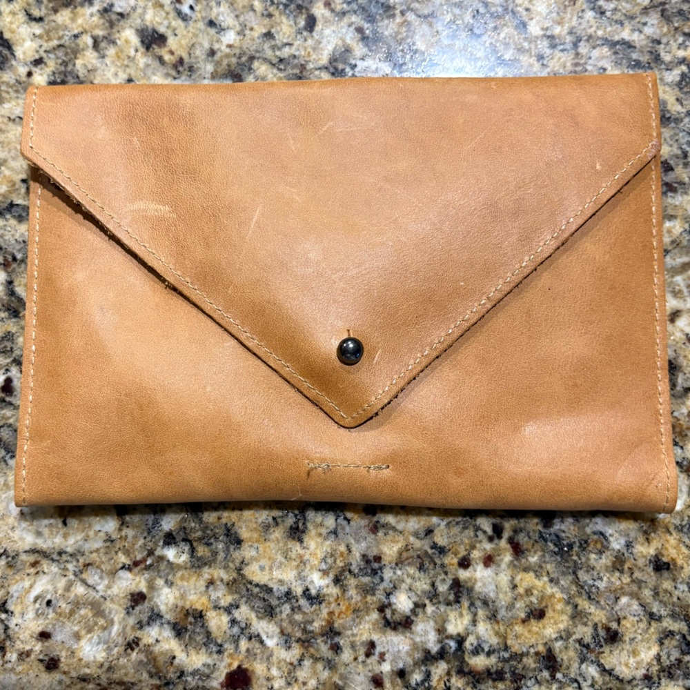 HEARTH & HAND NWT envelope shape fold over leather wallet -congac - Picture 3 of 8